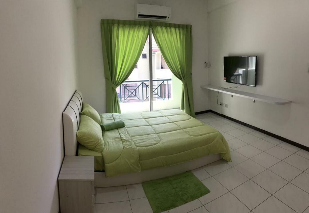Api Api Centre Apartment Homestay Kota Kinabalu Exterior photo